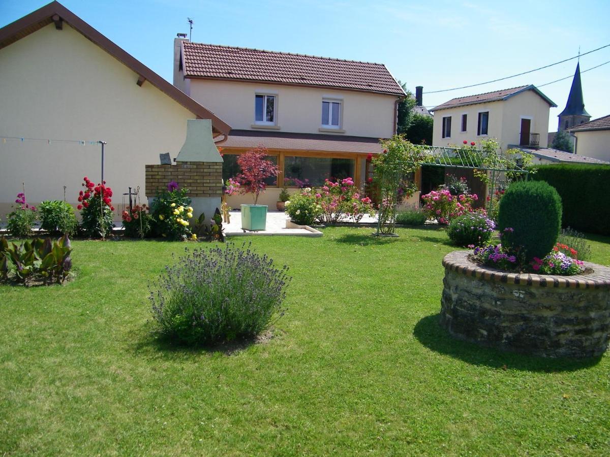 Au Pied Du Cognelot Bed and Breakfast Chalindrey Εξωτερικό φωτογραφία
